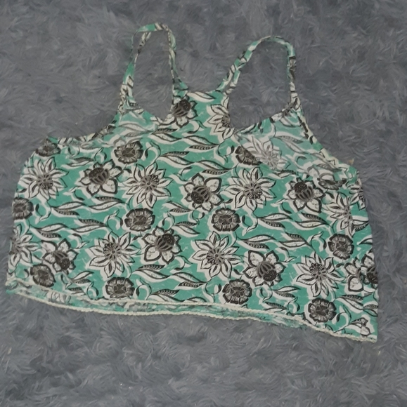⭐️Floral crop top w/ racer back. Totally cute! Final price! Price firm! - Picture 6 of 6